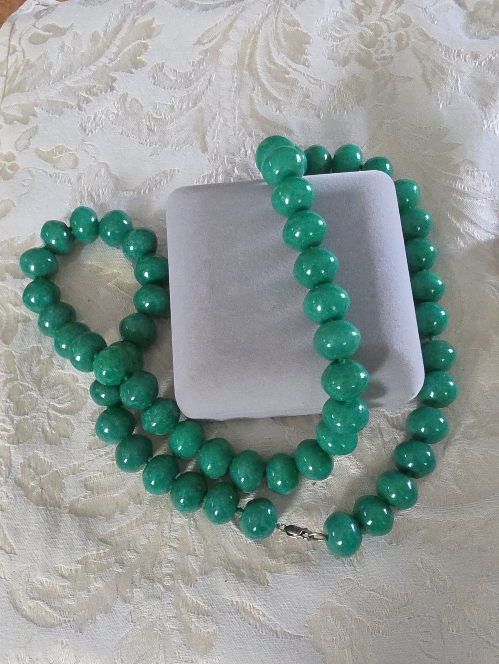 Vintage 264gs green Signed "China" Jade Necklace With 925 Clasp Signed.